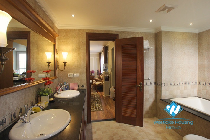 Beautiful services apartment for lease in Hai Ba Trung District, Hanoi